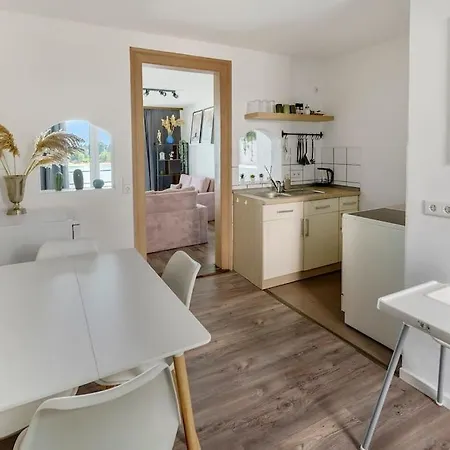 Beautiful Right On The Rhine Apartman *